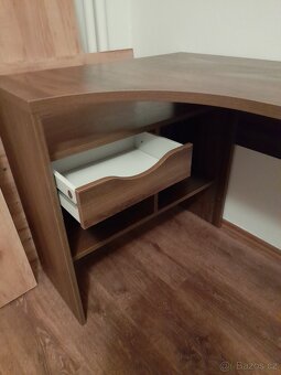 Psací / pracovní / studentský / výtvarný / umělecký stůl - 4