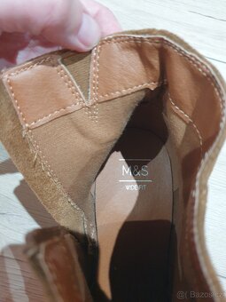 Kotníkové semišové boty, zn.M&S - 4