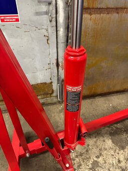 Dílenský zvedák 2t žirafa - 4