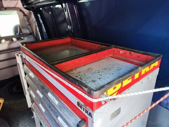 Dílenský stůl BESTA se svěrákem do dodávky. - 4