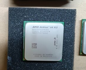 CPU pro Socket 775, 939, AM2, 478B - 4