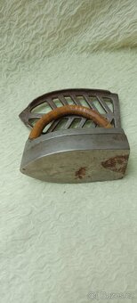 Malá stará žehlička - 4