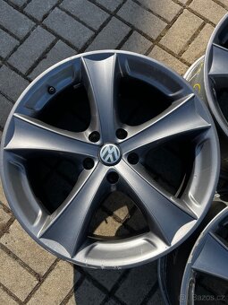 VW T5 Multivan alu kola 19’ - 4