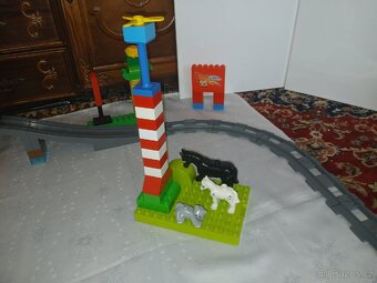 Lego DUPLO vláček na baterie Hřiště Depo zastávka - 4