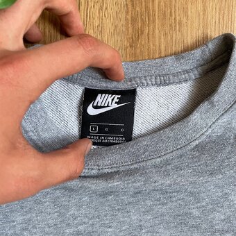 Sedá Nike mikina velikosti L - 4