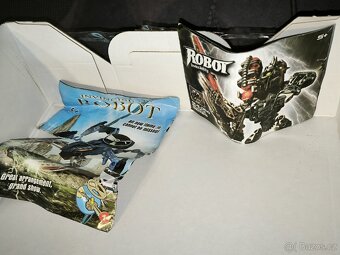 Stavebnice krabice dílků roboti - 4
