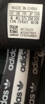 Snakery Magmur Runner z kolekce adidas Originals 37,5 - 4