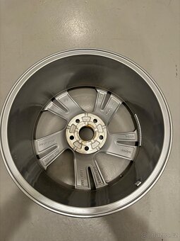 1 kus orig.vw 5HO 6010 25AF. 7.5 J&17H2 ET51 - 4