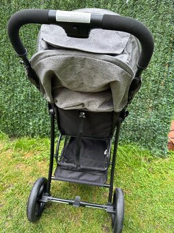 Lehký sportovní kočárek Kinderkraft Trig 2 Grey top stav - 4