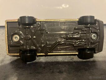 Hot Wheels Nissan Skyline 2000GT-X - 4