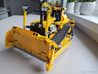 Lego Technic buldozer 42028 - 4
