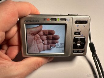 Olympus Fe-20 - 4