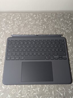 Combo Touch pouzdro DE klávesnicí pro iPad Air 13 - 4