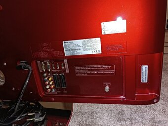 Prodám 42" LCD TV LG 42LG6100 vč. originálního ovladače - 4