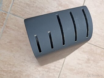 Stojan na nože Fiskars - 4