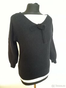 Černý vlněný svetr s mašlí - 4