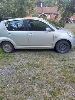 Daihatsu Sirion - 4