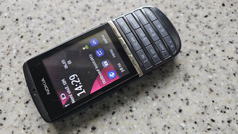 Nokia Asha 300, volná na všechny operátory. - 4