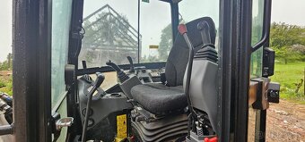 Bagr Bobcat E35z - 4