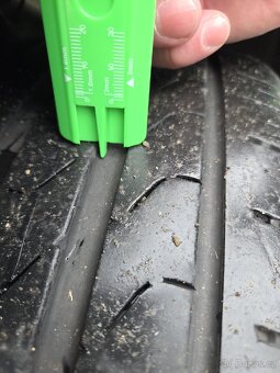Pneu 235 60 R18 - 4