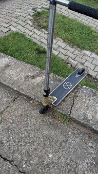 Prodám koloběžku NATIVE STEM zlatou - 4