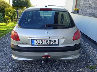 Peugeot 206 1.1i Tažné 85000km - 4