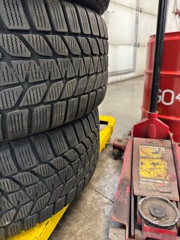 Pneu Bridgestone Blizzak 235/50 R19 - 4