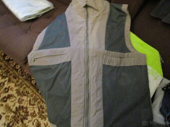 Nenošená, velmi pěkná khaki vesta, zapínání na zip, vel. L - 4