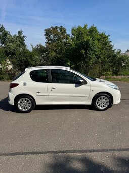 PEUGEOT 206 + - 4