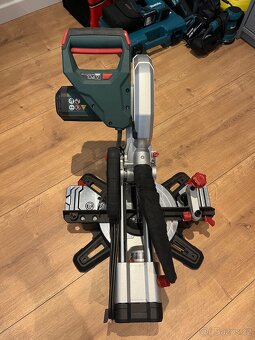 Prodám pokosovou pilu Metabo KGS 216M - 4