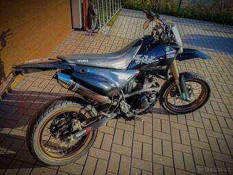 Yuki sm 125 Supermoto - 4