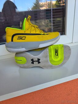 Under Armour - 4