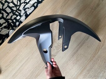 Prodám přední blatník – Honda CB125R 2020 - 4