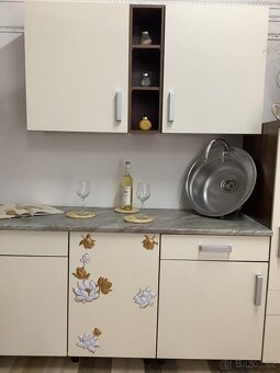 Světlá moderní kuchyně IRMA - 4