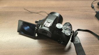 Panasonic Lumix DMC-FZ300 - 4