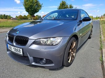 BMW e92 330ix manuál - 4