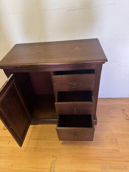 Dřevěná komoda massive - 4