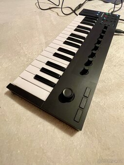 MIDI klávesnice Native Instruments Komplete Kontrol M32 - 4