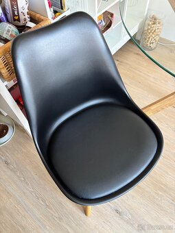 Stůl kulatý + 2x židle set - 4