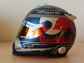Predám Max Verstappen 2023 Red Bull F1 majstrovská helma 1:2 - 4
