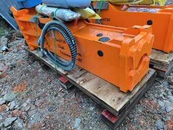 Hydraulické kladivo 6-8t - 4