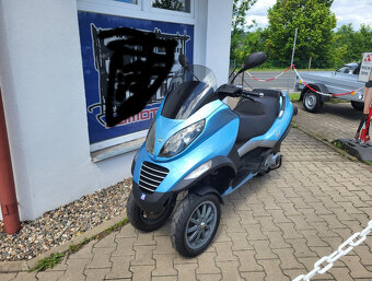 Tříkolka Piaggio MP3 RL 250 I.E. - 4