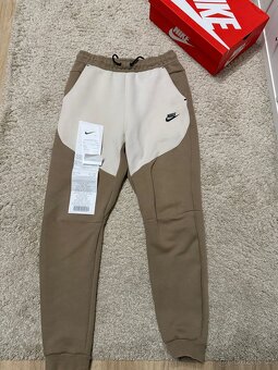 Nike Tech Fleece - 4
