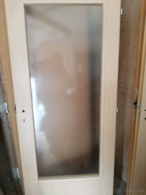 prodám dveře prosklené 80 cm . levé , různé - 4