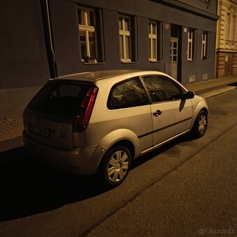 Ford fiesta 1.4 benzín, r.v 2003 - 4