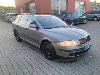 Octavia II tour 1.6 mpi 2011 pouze 115 tis km - 4