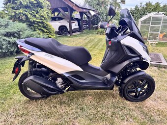 TŘÍKOLKA PIAGGIO MP3 300 HPE - 4