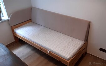 Postel 80x200, masiv borovice + matrace + čalounění - 4