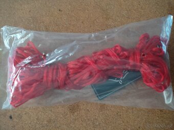 Šporny, řemínky na sporny, reflexní vesta, polštář, deka - 4