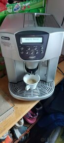 Prodám kávovar Delonghi Magnifica - 4